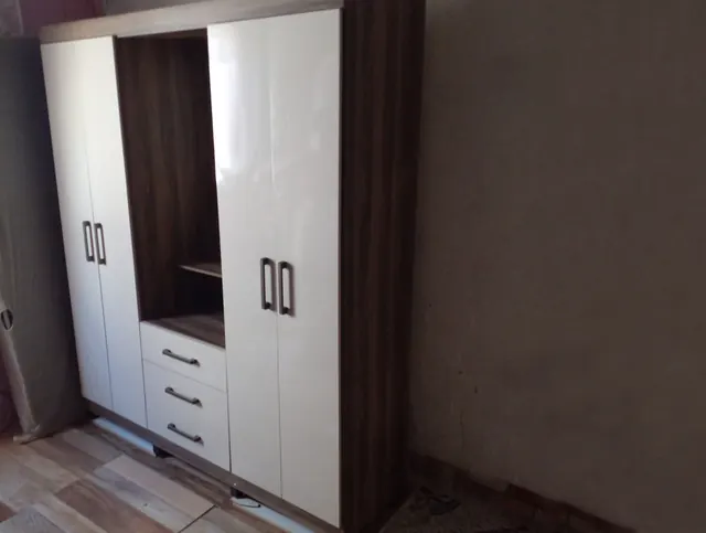 Guarda-roupa branco com gavetas - Holanda Móveis, Praia Grande