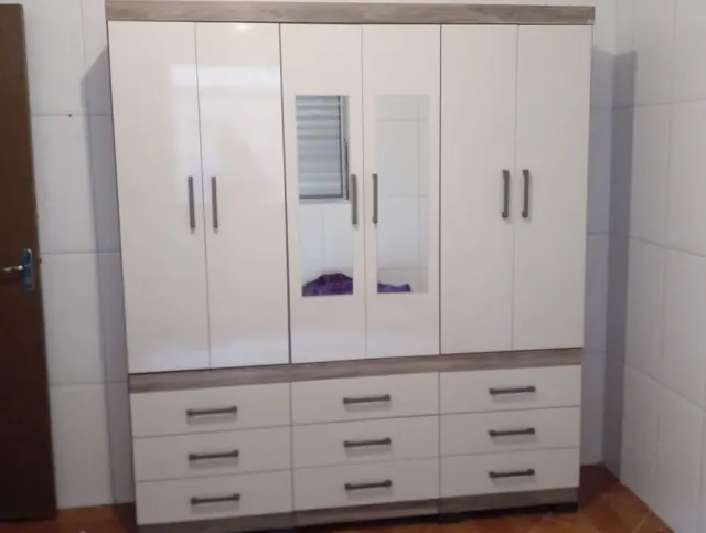 Guarda-roupa branco de quatro portas - Holanda Móveis, Praia Grande